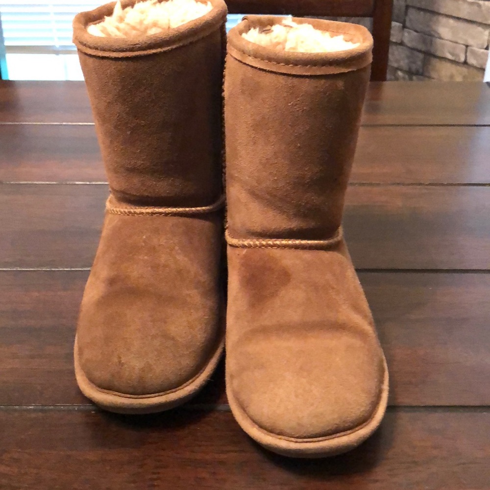 Bear paws 🐾 size 2 little girl